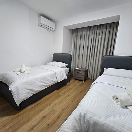 Elois Luxury Apartment Tirana Bagian luar foto