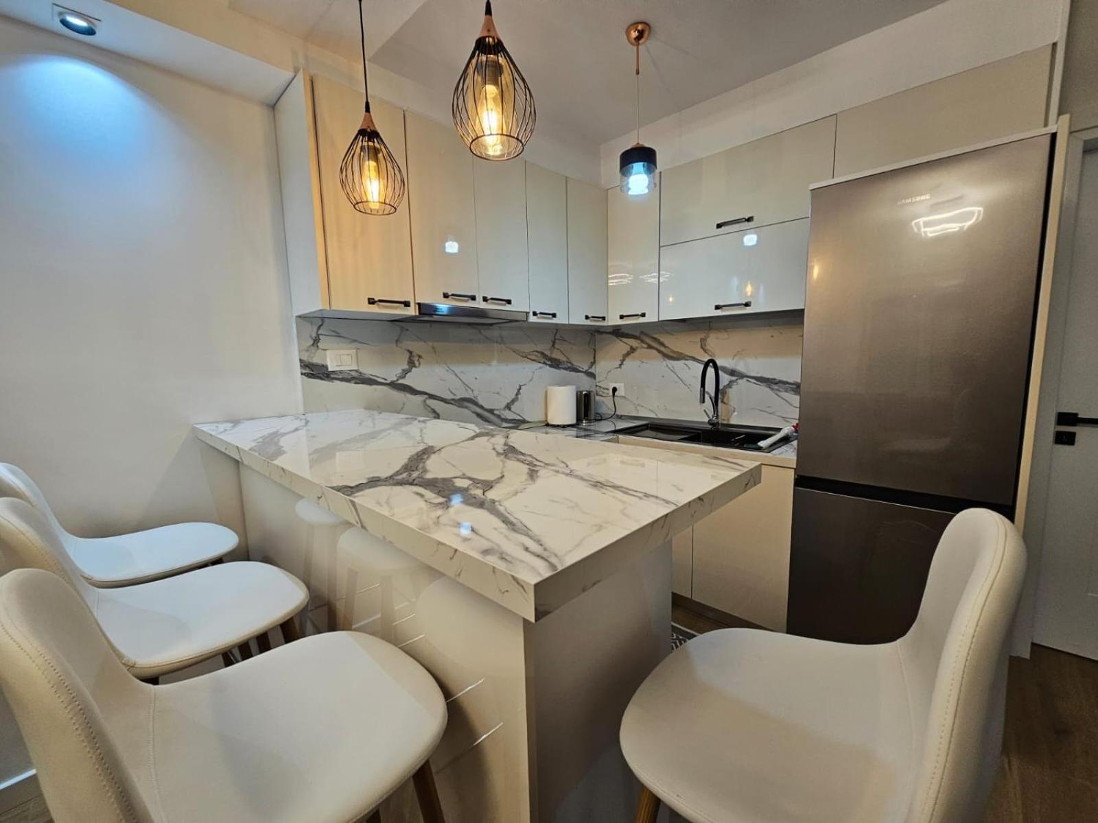 Elois Luxury Apartment Tirana Bagian luar foto